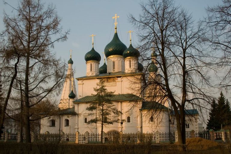 Церковь Ильи пророка в Ярославле площадь