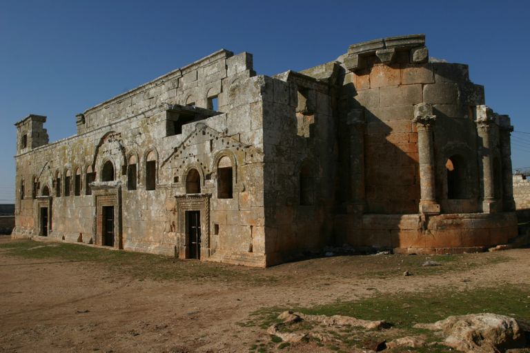 Базилика город. . Базилика калб-Лузе (Сирия). Базилика в Кальб Лузе. Базилика в Турманине Сирия. Базилика в Турманине (Сирия, 520—547 гг.).